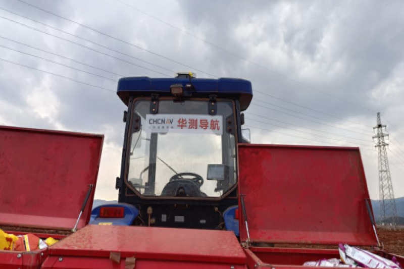 师宗引入北斗导航农机自动驾驶系统 助力大豆玉米带状复合机械化种植提质增效