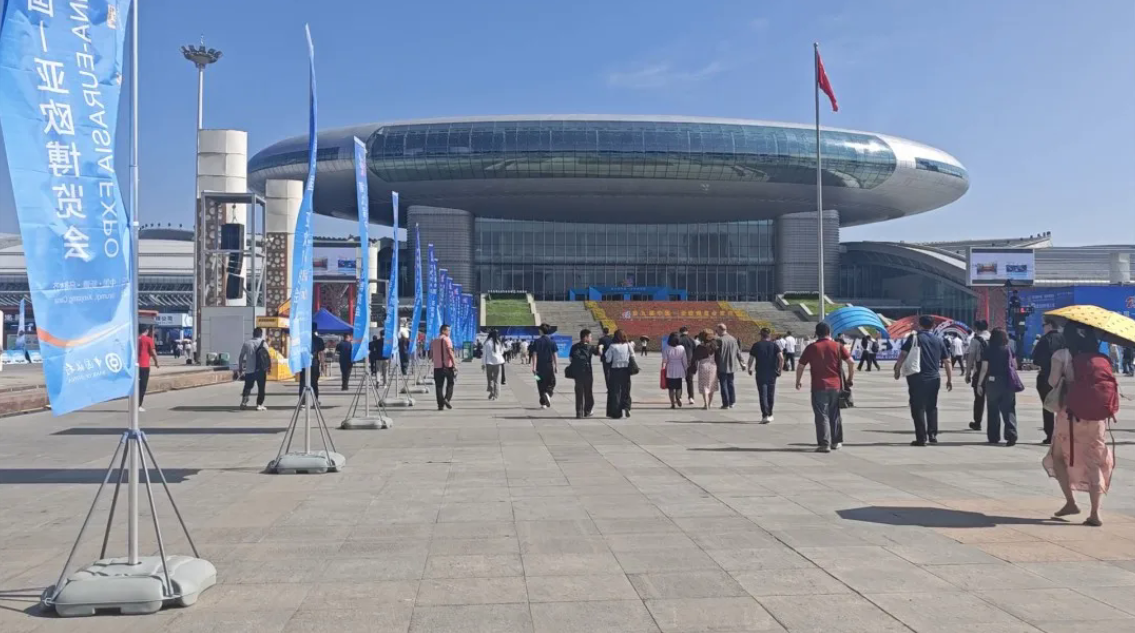 智拓新局丨顺邦农机出席第九届亚欧博览会